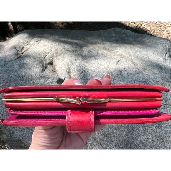 LOUIS VUITTON Monogram Vernis Wallet - Picture 4 of 13